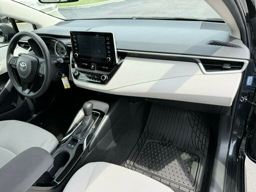 2020 Toyota Corolla LE photo 9