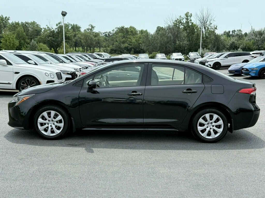 2020 Toyota Corolla LE photo 16