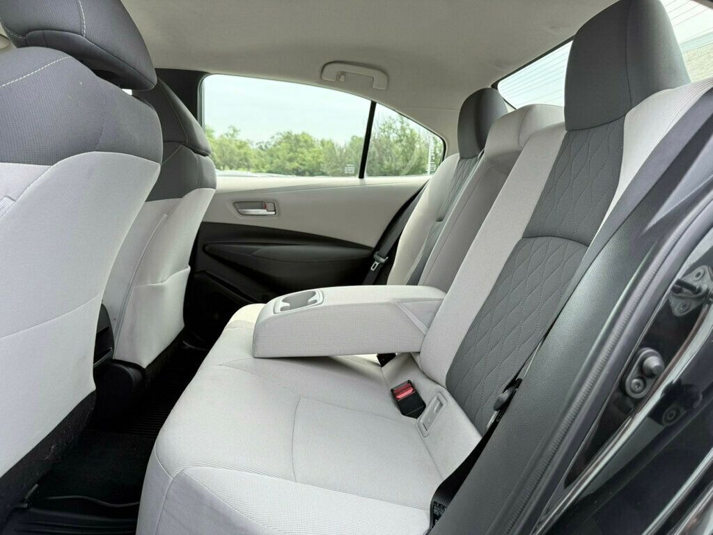 2020 Toyota Corolla LE photo 17