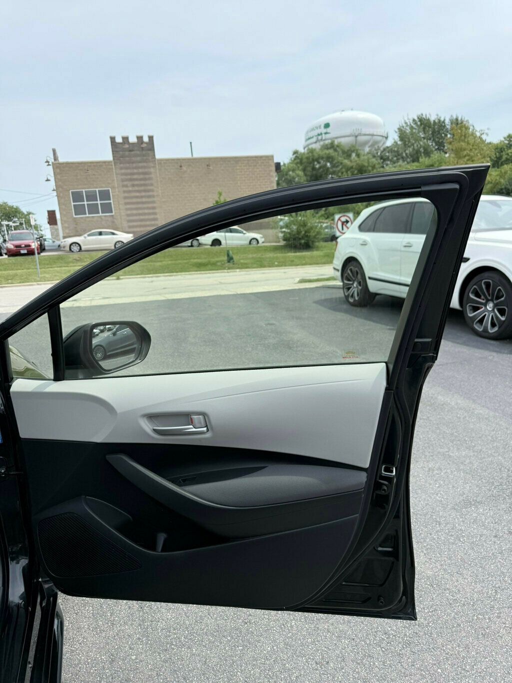 2020 Toyota Corolla LE photo 20