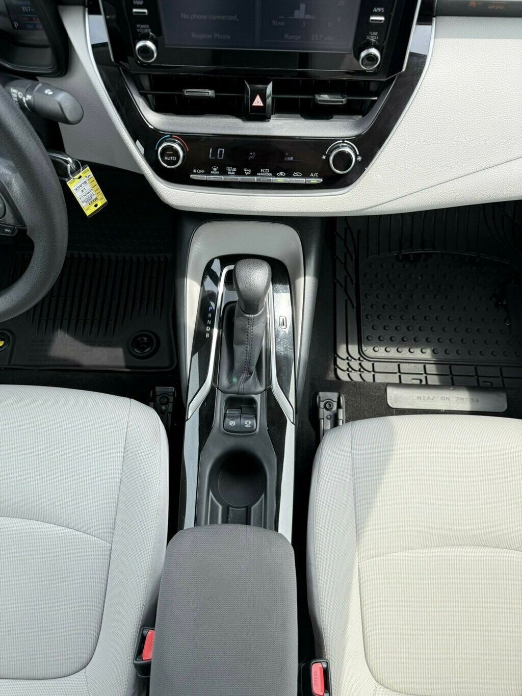 2020 Toyota Corolla LE photo 22