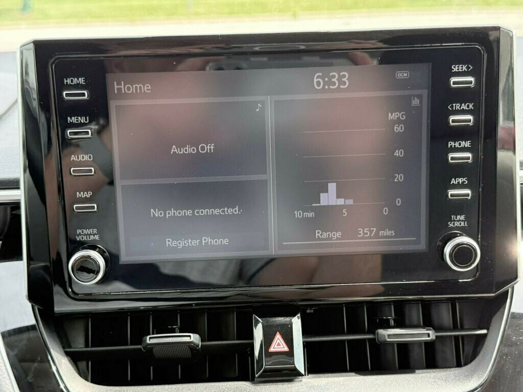 2020 Toyota Corolla LE photo 2