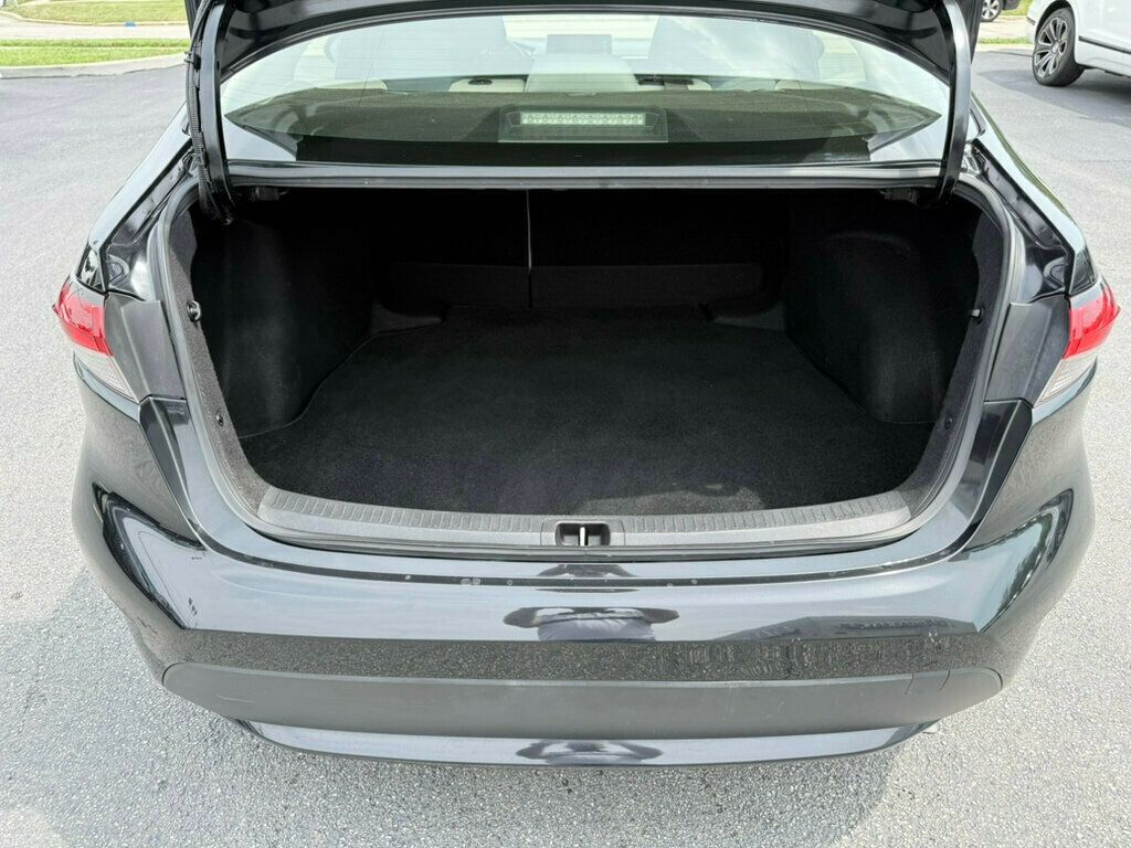 2020 Toyota Corolla LE photo 36