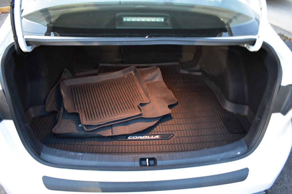 2020 Toyota Corolla SE CVT - 22943432 - 38