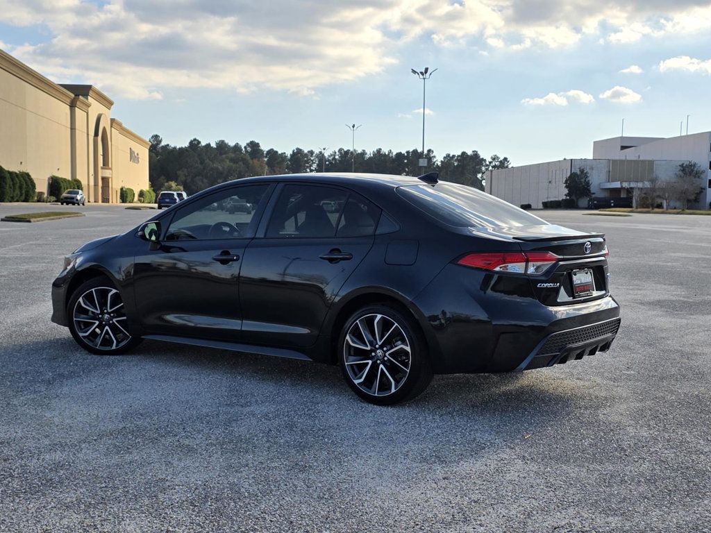 2020 Toyota Corolla SE photo 3