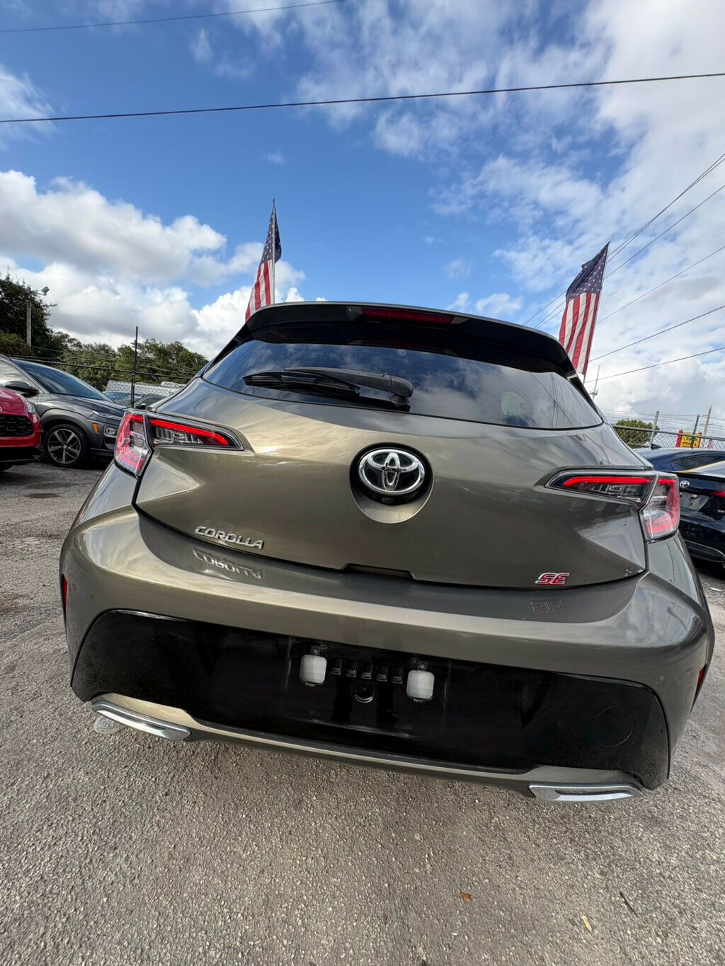 2020 Toyota Corolla Hatchback SE CVT - 22953419 - 4