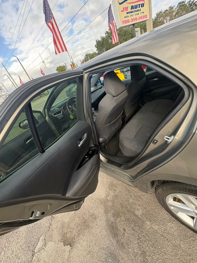 2020 Toyota Corolla Hatchback SE CVT - 22953419 - 8