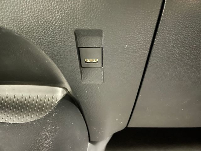 2020 Toyota Corolla Hatchback SE Manual - 22986346 - 26