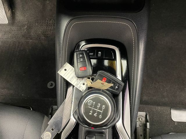 2020 Toyota Corolla Hatchback SE Manual - 22986346 - 27