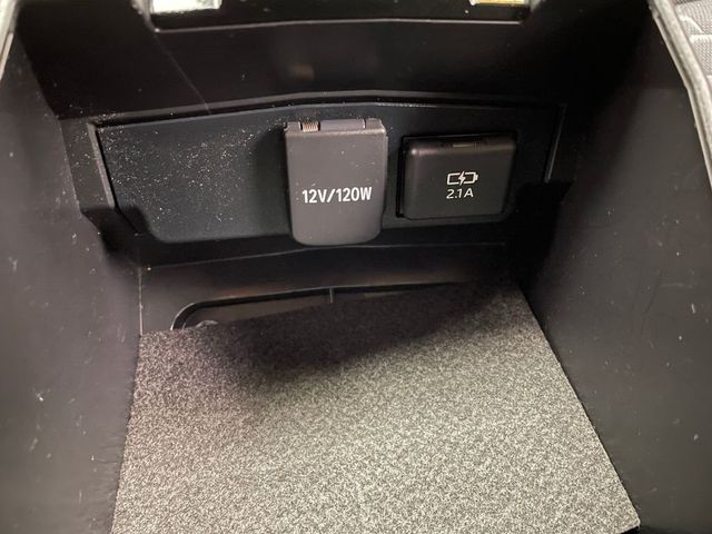 2020 Toyota Corolla Hatchback SE Manual - 22986346 - 29