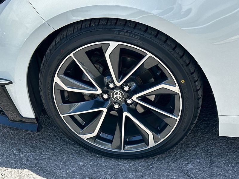 2020 Toyota Corolla Hatchback XSE CVT - 23019453 - 10