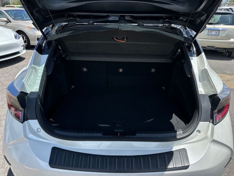 2020 Toyota Corolla Hatchback XSE CVT - 23019453 - 18