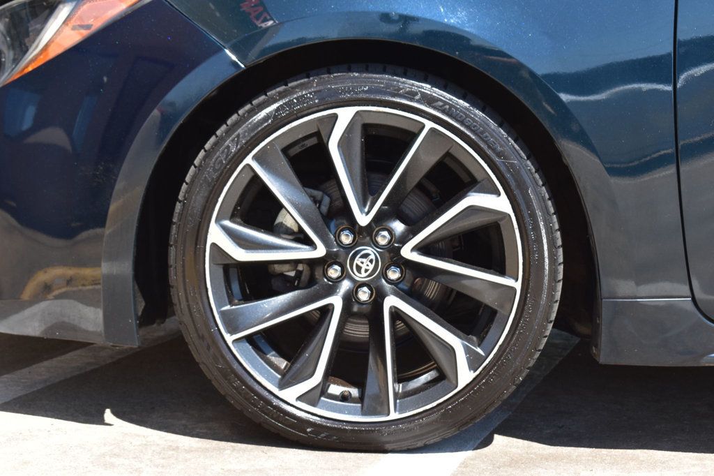 2020 Toyota Corolla Hatchback XSE CVT - 23013812 - 10