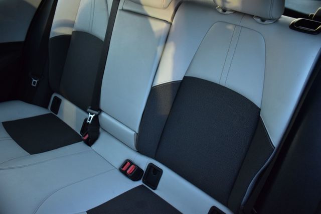 2020 Toyota Corolla Hatchback XSE CVT - 23013812 - 19