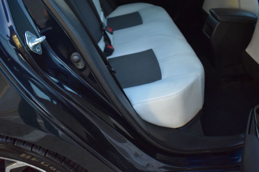 2020 Toyota Corolla Hatchback XSE CVT - 23013812 - 21