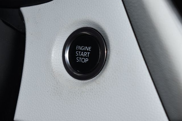 2020 Toyota Corolla Hatchback XSE CVT - 23013812 - 25