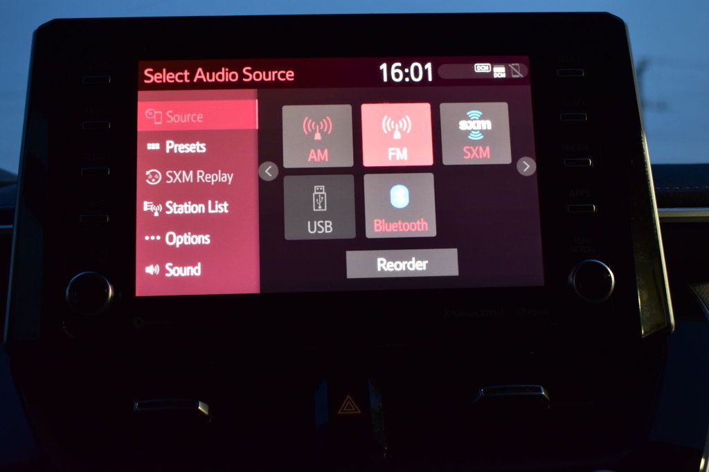 2020 Toyota Corolla Hatchback XSE CVT - 23013812 - 31