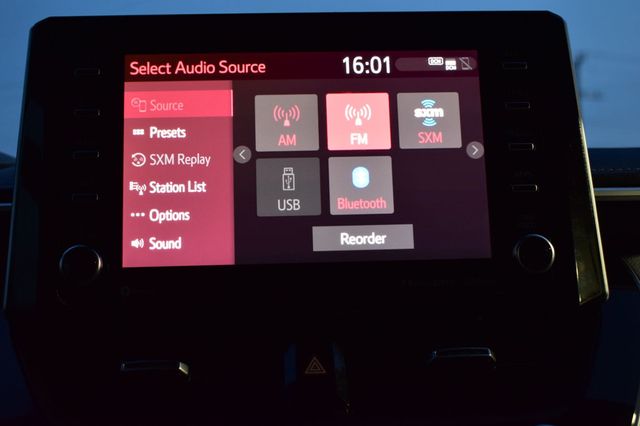 2020 Toyota Corolla Hatchback XSE CVT - 23013812 - 31