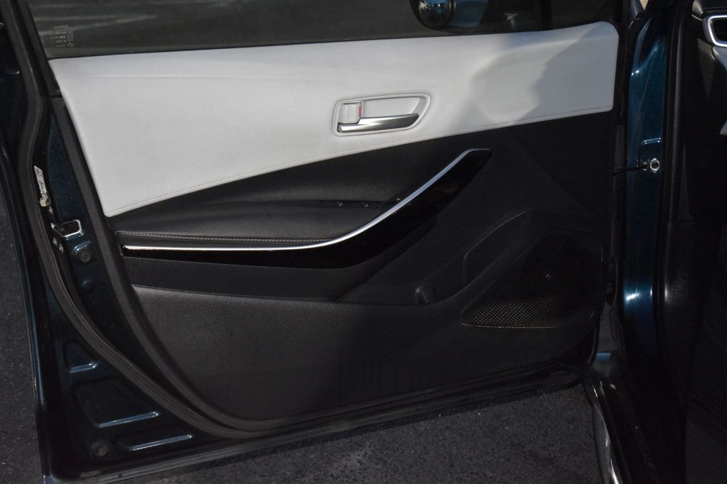 2020 Toyota Corolla Hatchback XSE CVT - 23013812 - 35