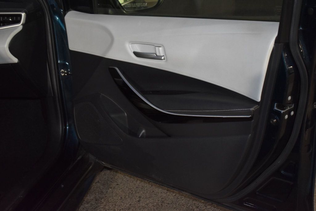 2020 Toyota Corolla Hatchback XSE CVT - 23013812 - 36