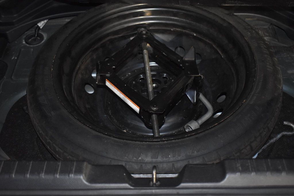 2020 Toyota Corolla Hatchback XSE CVT - 23013812 - 38