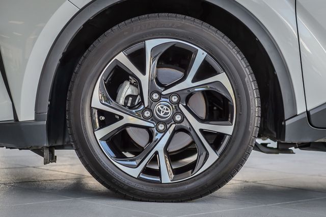 2020 Toyota C-HR C-HR XLE - LOW MILES - VERY WELL EQUIPPED - EXCELLENT CONDITION - 23068530 - 12