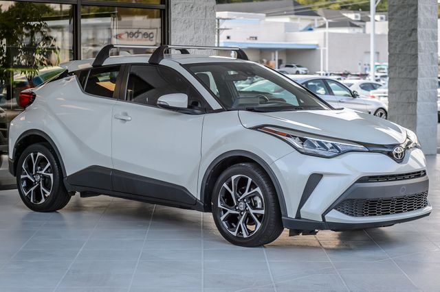 2020 Toyota C-HR C-HR XLE - LOW MILES - VERY WELL EQUIPPED - EXCELLENT CONDITION - 23068530 - 3