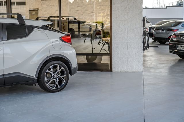 2020 Toyota C-HR C-HR XLE - LOW MILES - VERY WELL EQUIPPED - EXCELLENT CONDITION - 23068530 - 48