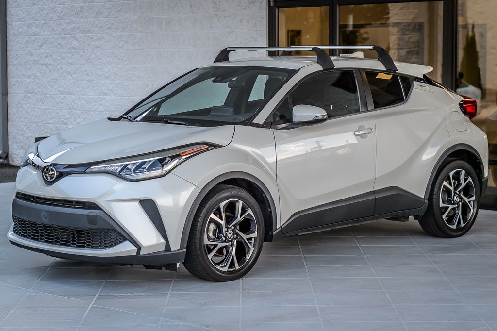 2020 Toyota C-HR C-HR XLE - LOW MILES - VERY WELL EQUIPPED - EXCELLENT CONDITION - 23068530 - 5