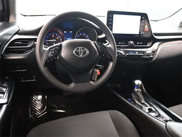 2020 Toyota C-HR LE photo 11