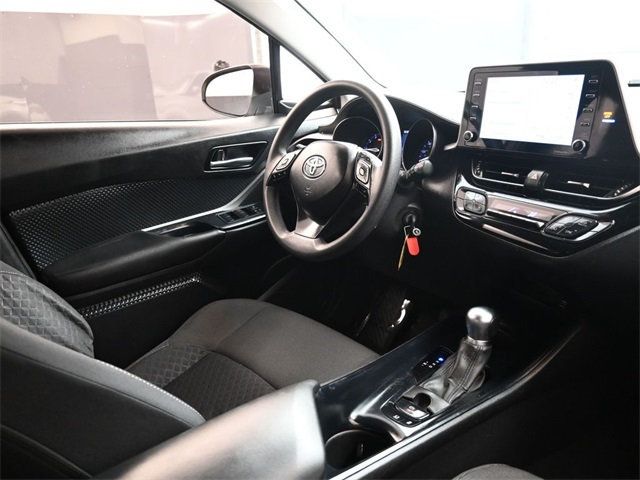 2020 Toyota C-HR LE photo 12