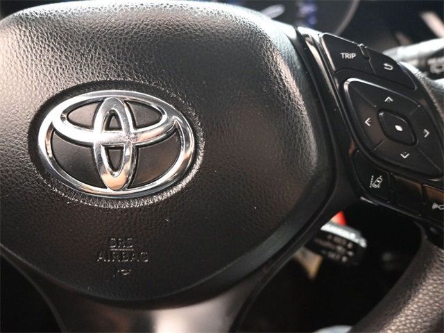 2020 Toyota C-HR LE photo 14