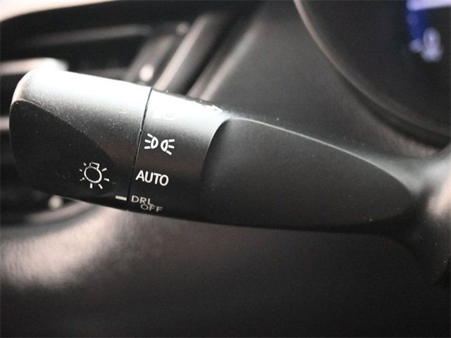 2020 Toyota C-HR LE photo 17