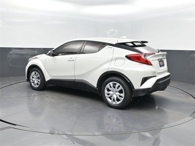 2020 Toyota C-HR LE photo 26