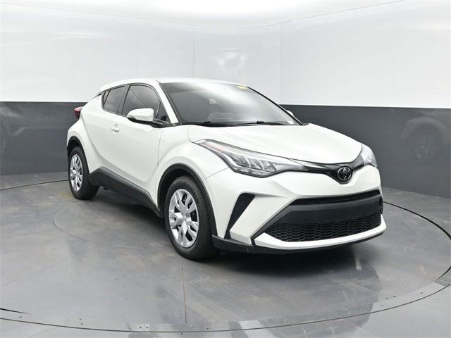 2020 Toyota C-HR LE photo 3