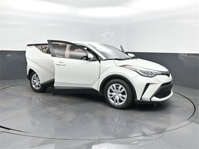 2020 Toyota C-HR LE photo 30