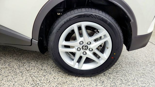2020 Toyota C-HR LE FWD w/ 17'' Alloy Wheels - 23096098 - 8