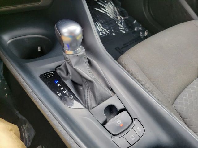 2020 Toyota C-HR LE Sport Utility 4D - 22932908 - 24