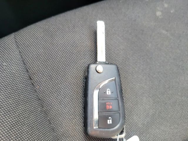 2020 Toyota C-HR LE Sport Utility 4D - 22932908 - 31