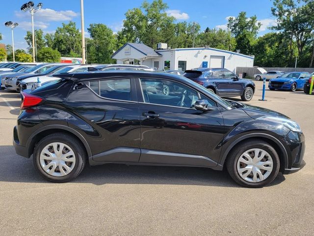 2020 Toyota C-HR LE Sport Utility 4D - 22932908 - 6