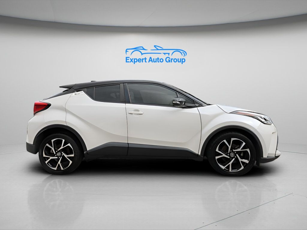 2020 Toyota C-HR XLE photo 2