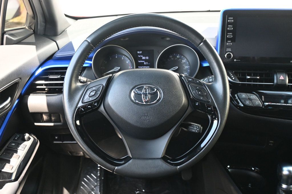 Toyota C-HR photo 10