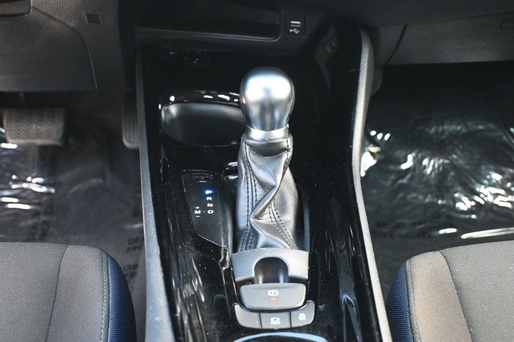 Toyota C-HR photo 13