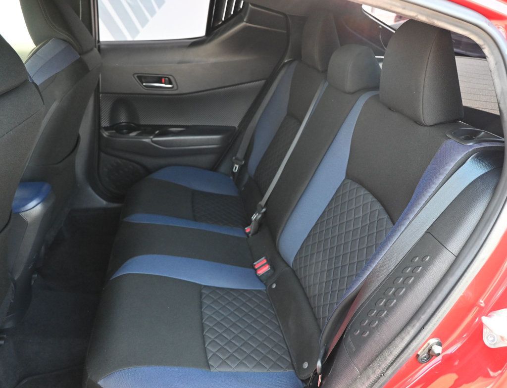 Toyota C-HR photo 15