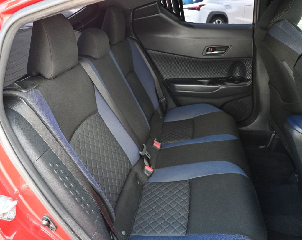 Toyota C-HR photo 17