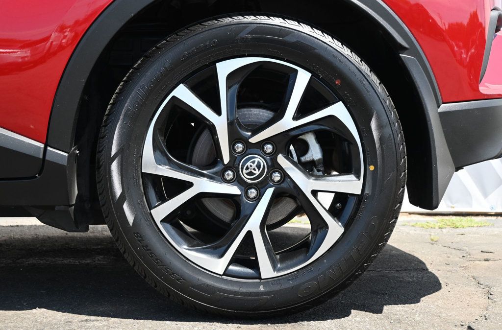 Toyota C-HR photo 7