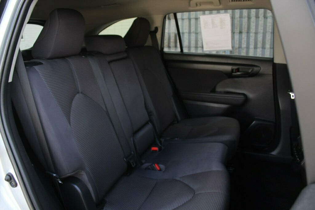 2020 Toyota Highlander LE Hybrid photo 10