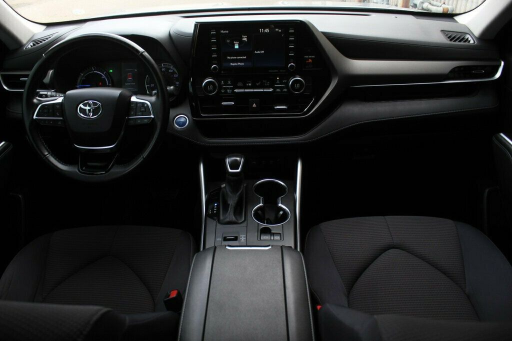2020 Toyota Highlander LE Hybrid photo 12