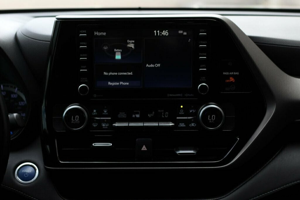 2020 Toyota Highlander LE Hybrid photo 13
