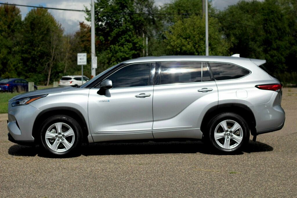 2020 Toyota Highlander LE Hybrid photo 17